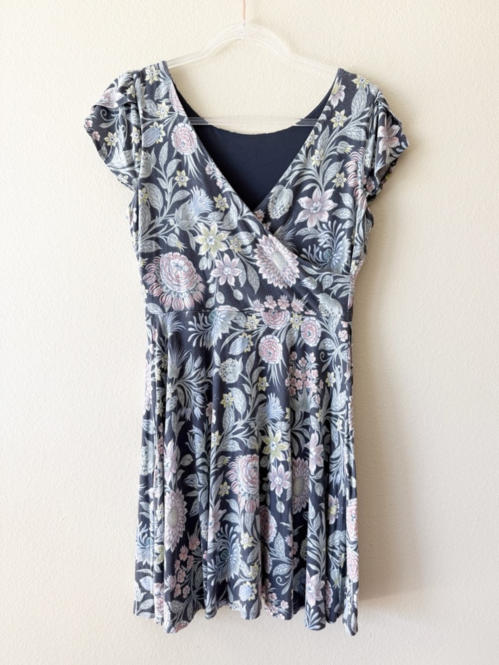 Ann Taylor LOFT Botanical Print VNeck Dress Gray Pink Floral A Line Skater Dress